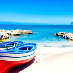 https://villa-baglio-piraineto-luxury-penthouse-sea-wood.sicilyhotelsitaly.net